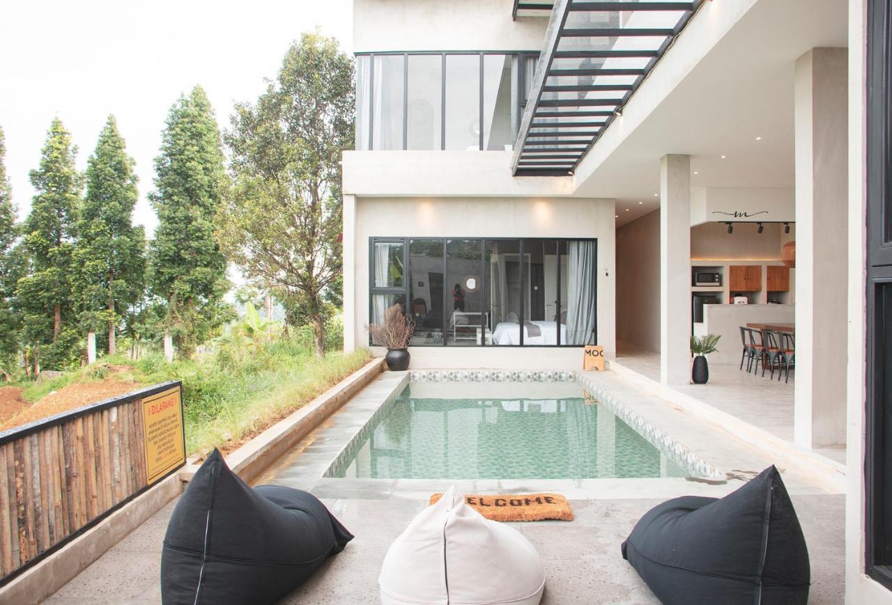 Moo By The 100 Villa Puncak
